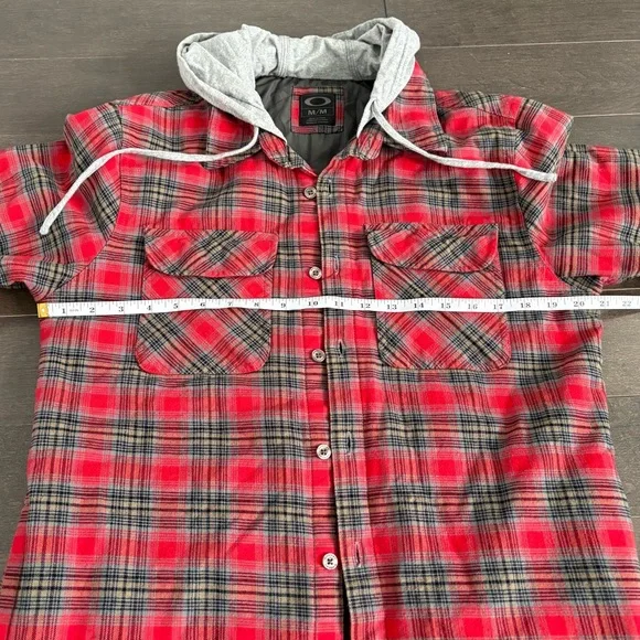 Oakley Mens Hooded Quilted Red Flannel Shirt Jacket Size M Plaid Patterned - Picture 12 of 14